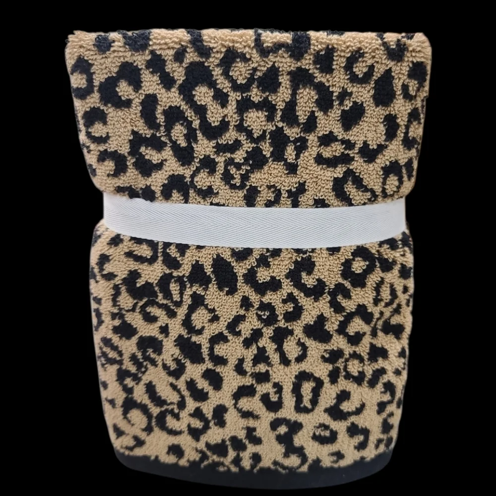2 Piece Rachel Zoe Leopard Cheetah Animal Print Hand Towel Set NEW